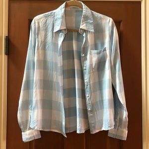 Kittenish baby blue, flannel print button down